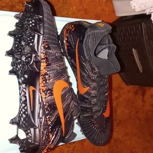 (NWOT)Men's Oregon State brand new cleats Nikes PROMO SAMPLE SIZE M14